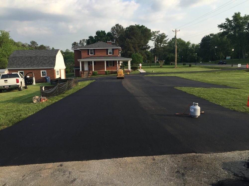 Goochland Paving — Crew in Action