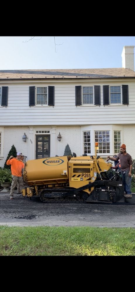 Finished high-end residential asphalt driveway in Richmond Virginia